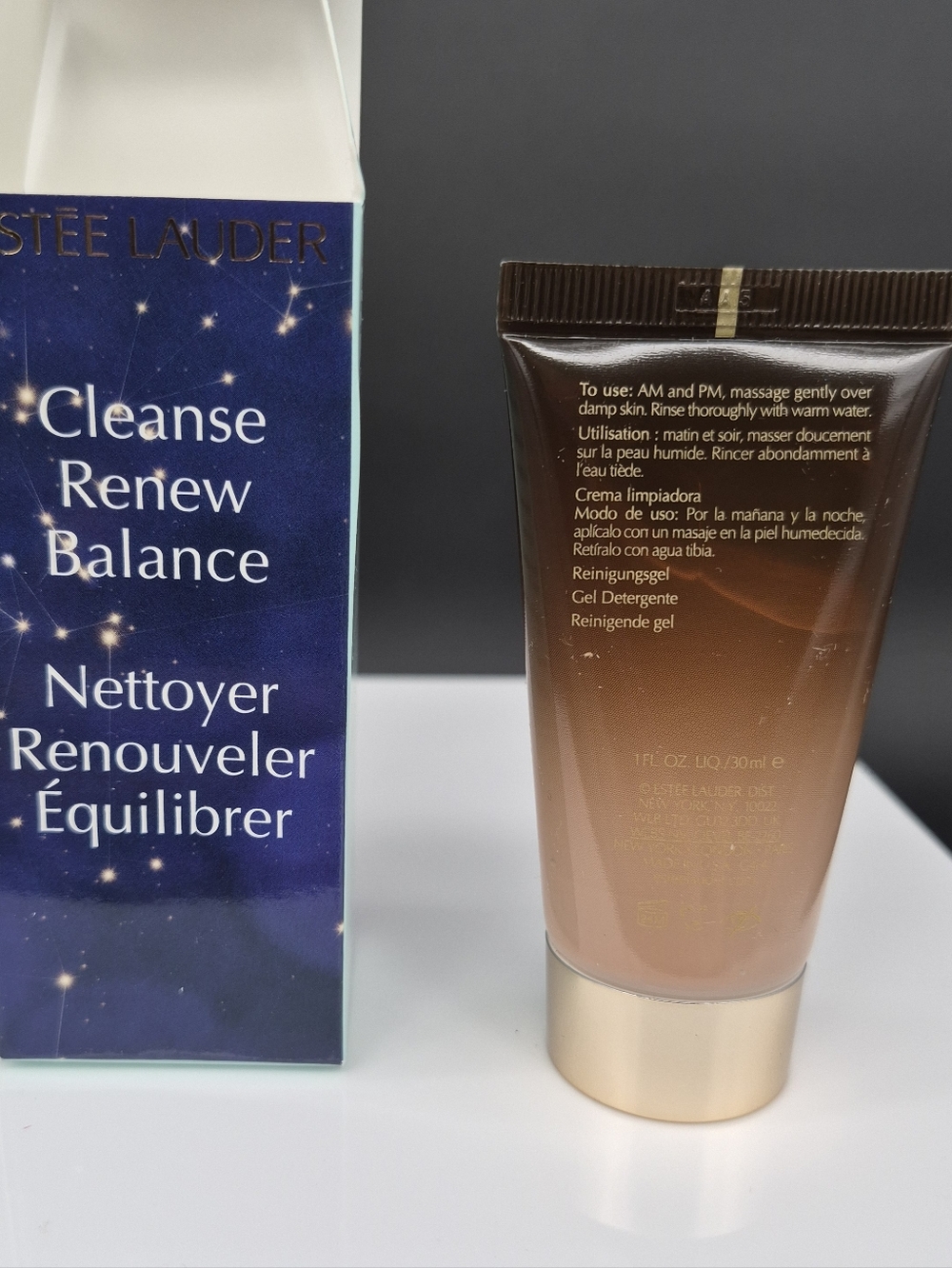 Estee Lauder Day & Night Cleanser Duo - Picture 3 of 5